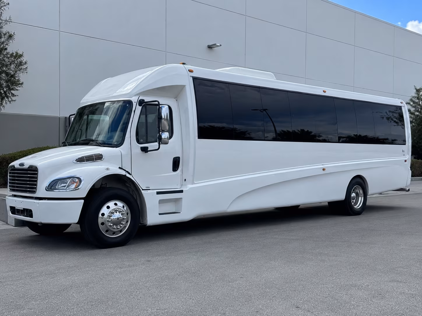 Montebello Homecoming & Prom Party Bus Rentals