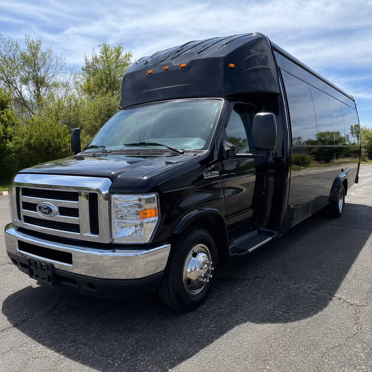 Pasadena Birthday, Sweet 16, & Quinceañera Party Bus Rentals